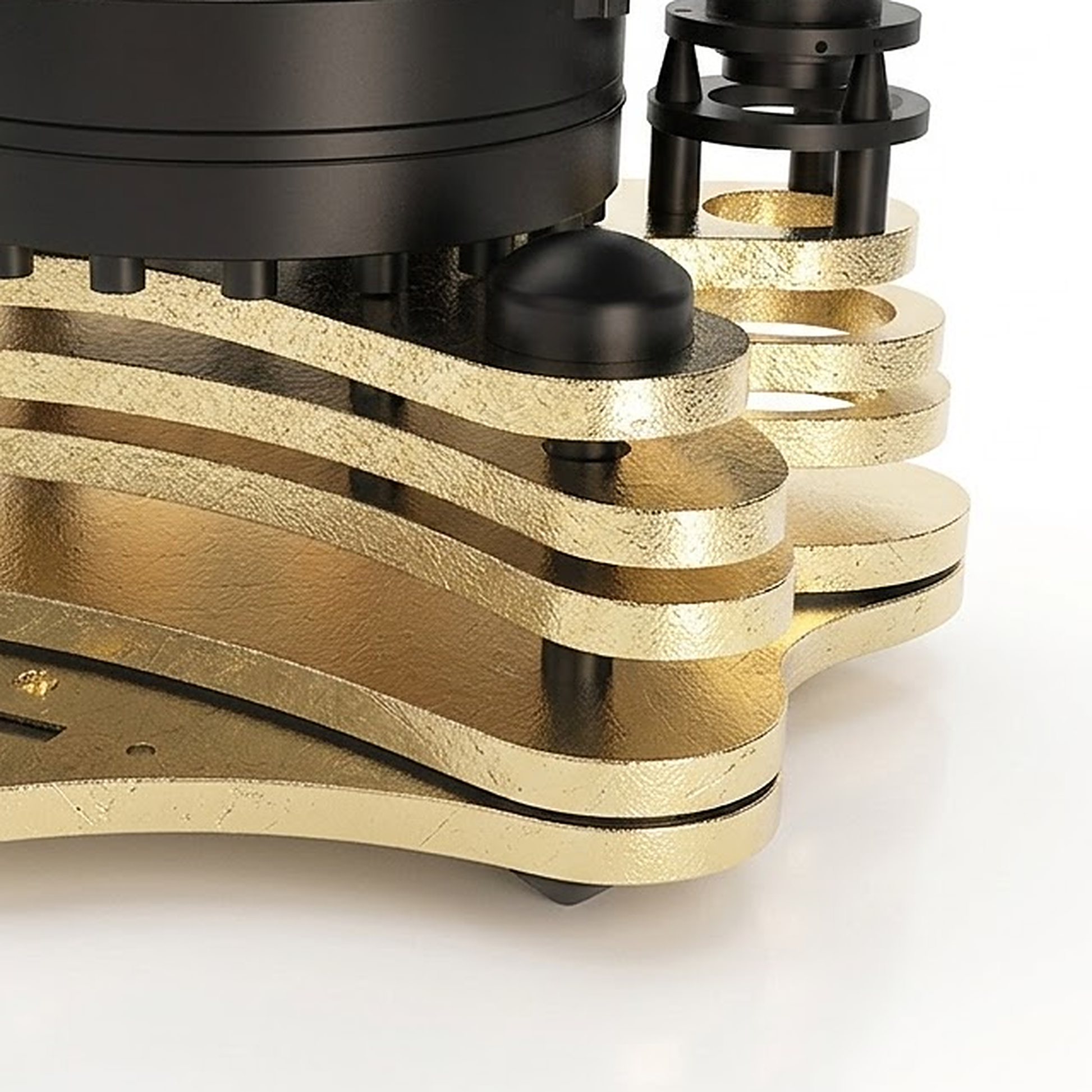Gold Note Bellagio Reference Laufwerk Blattgold Detailansicht der Blattgold-Oberfläche an Zarge und Standfuss