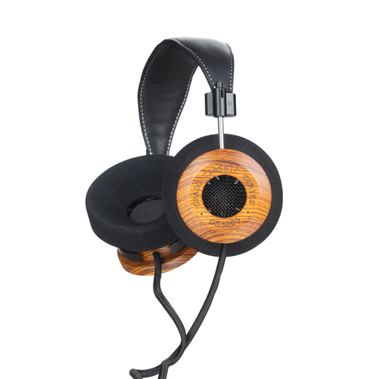 Grado Classic GS3000 Open-Back-Kopfhörer Schrägansicht mit Holzgehäuse und Ohrpolster