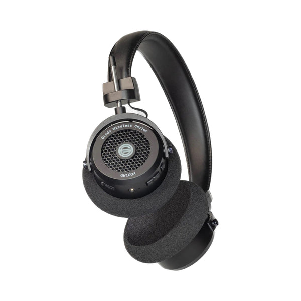 Grado GW100 X Open-Back Bluetooth-Kopfhörer Schrägansicht mit offenem Metallgitter und Schaumstoff-Ohrpolstern