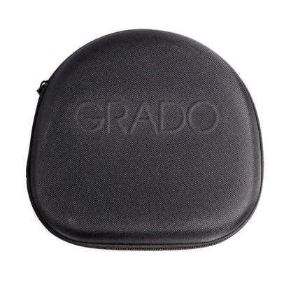 Grado Hartschalen-Kopfhörertasche Medium Draufsicht geschlossen mit geprägtem Markenschriftzug