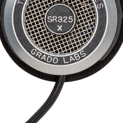 Grado Prestige SR325x Open-Back-Kopfhörer Detailansicht der Ohrmuschel mit Metallgitter