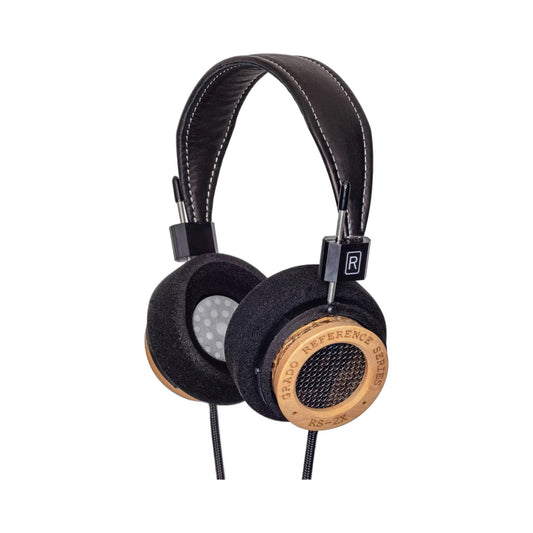 Grado Reference RS2x Open-Back-Kopfhörer Schrägansicht mit hellem Holzgehäuse und Lederkopfband