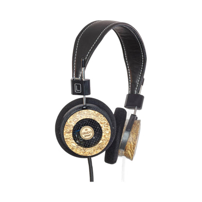 Grado Reference The Hemp Open-Back-Kopfhörer Schrägansicht mit Gehäuse aus gepresstem Hanf
