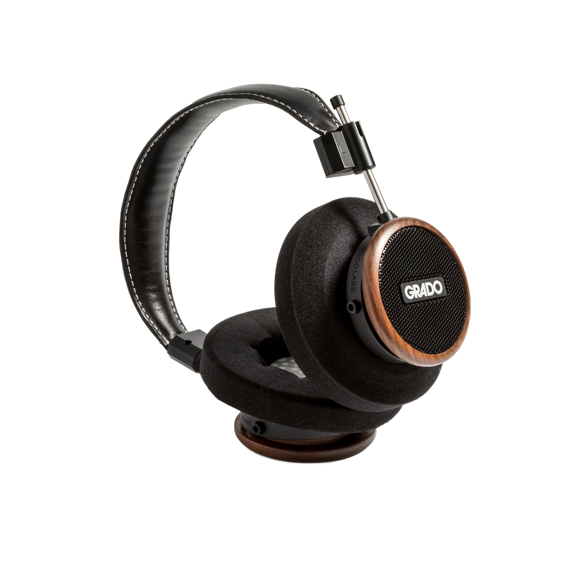 Grado Signature S550 Open-Back-Kopfhörer Schrägansicht gekippt abgelegt mit Holzring ohne Kabel