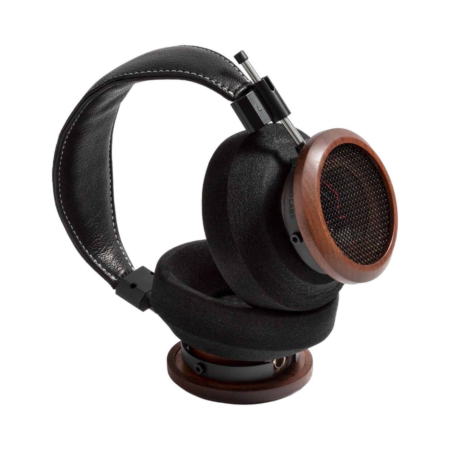 Grado Signature S950 Open-Back-Kopfhörer Schrägansicht gekippt abgelegt ohne Anschlusskabel