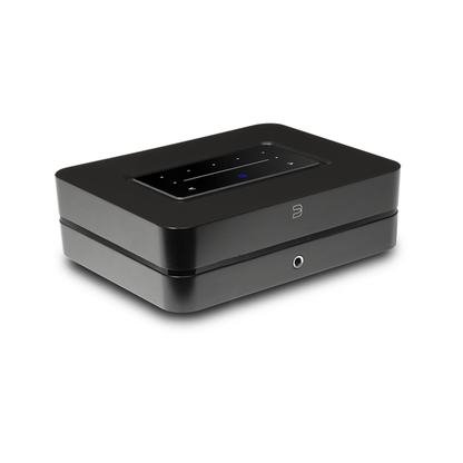 HiFi-Set Bluesound Powernode + Argon Forus 55 Schwarz Schrägansicht des Powernode von rechts oben