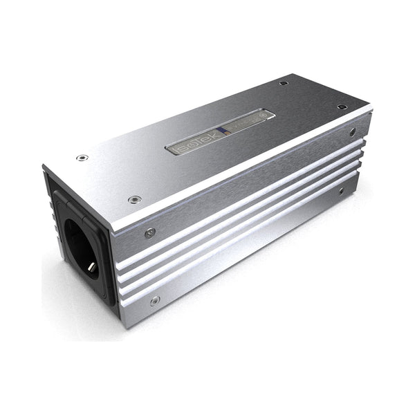 IsoTek EVO3 Syncro Uni 10 A DC-Blocker Schrägansicht in Silber