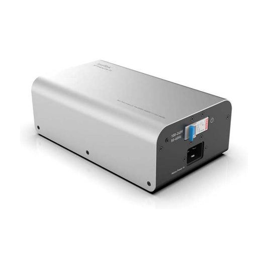 IsoTek V5 Syncro Uni 16 A DC-Blocker Schrägansicht in Silber