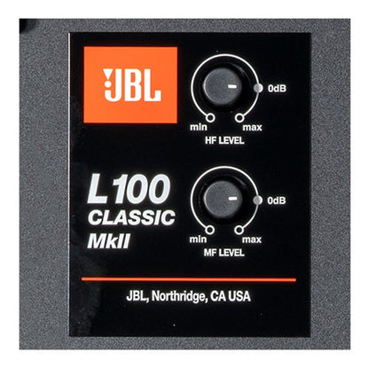 JBL L100 Classic MKII Regallautsprecher orange Detailansicht Typenschild