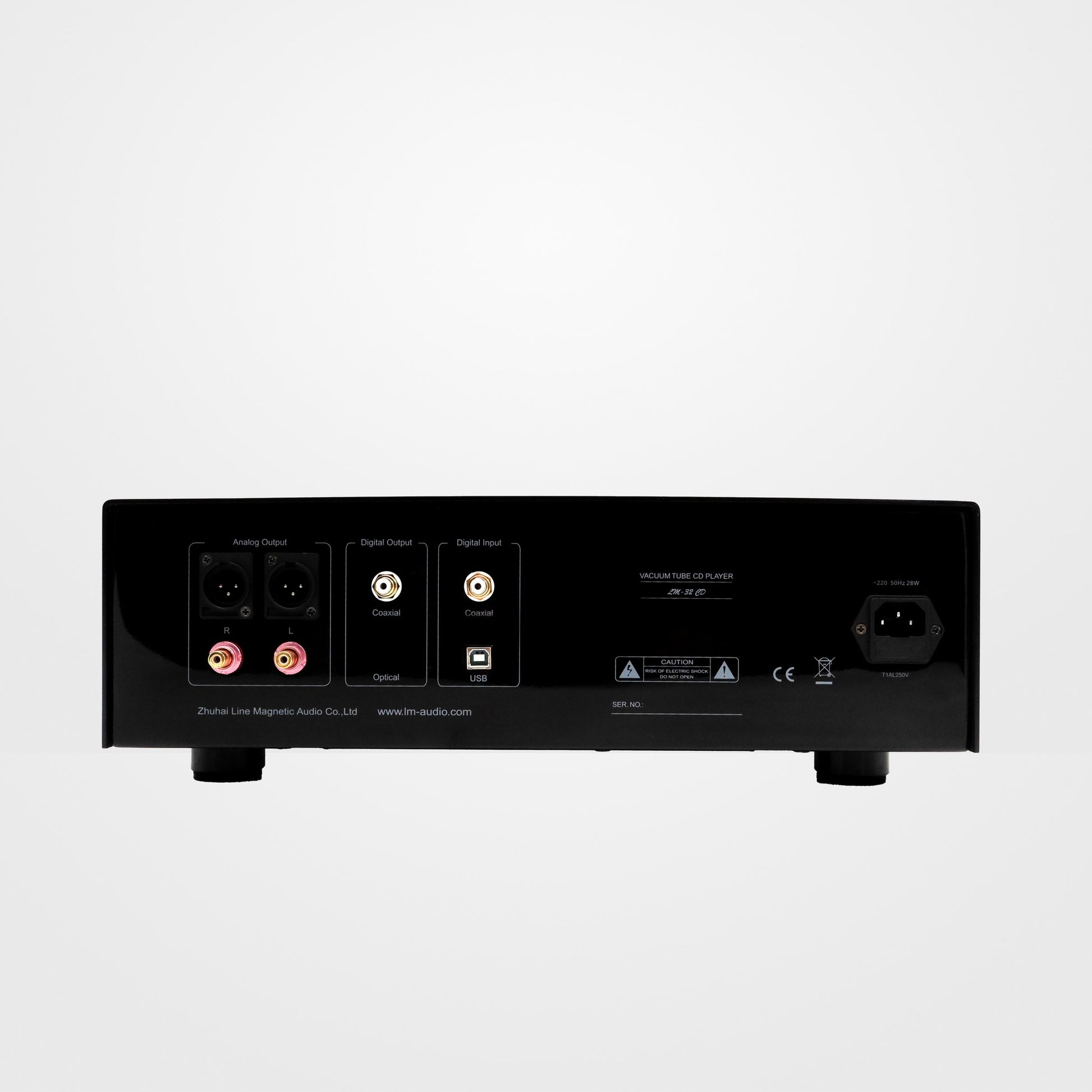 Line Magnetic LM-32CD Röhren-CD-Player, Rückansicht mit digitalen und analogen Ausgängen