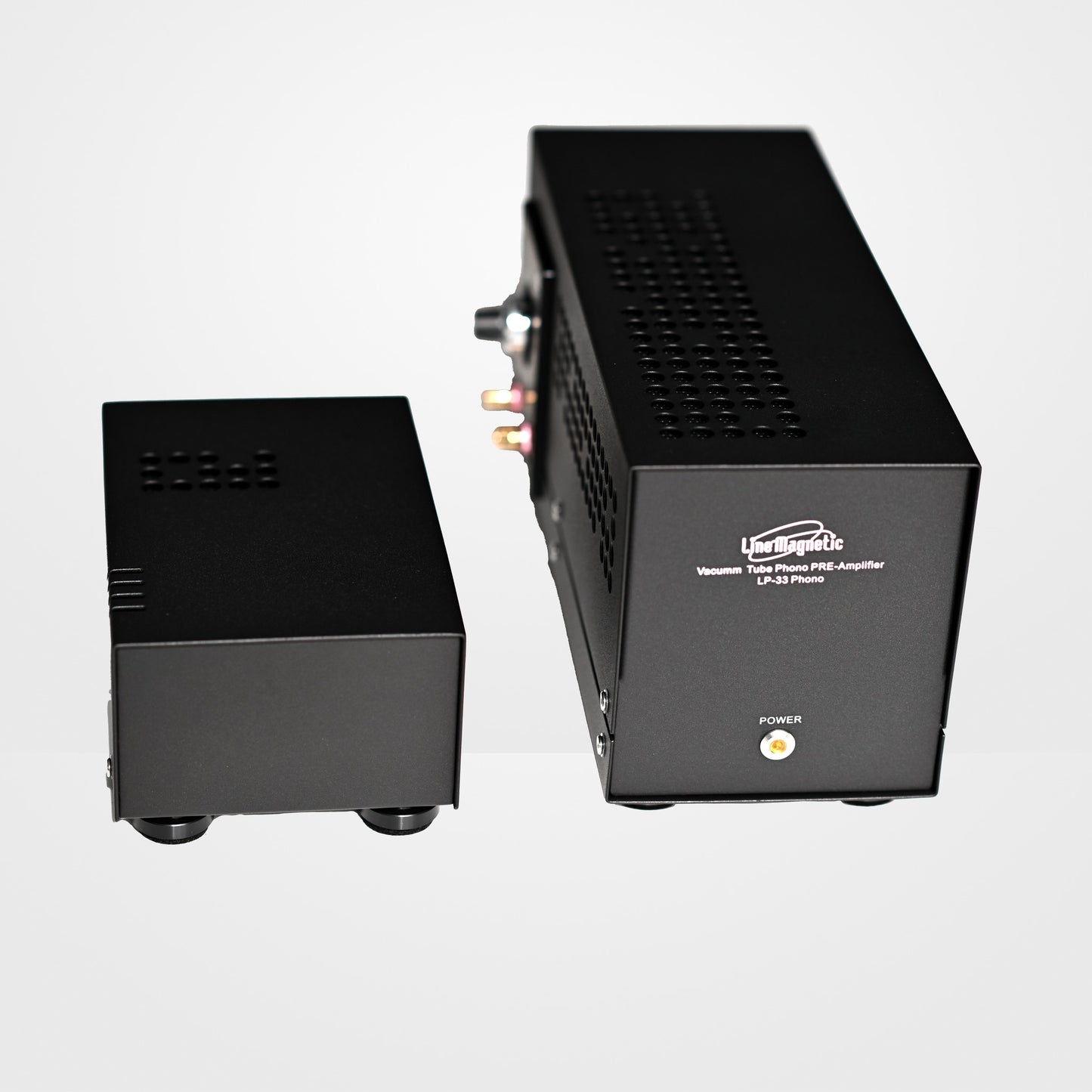 Line Magnetic LM-33LP Röhren-Phonovorstufe Schrägansicht