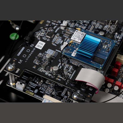 MOON 491 Streaming-Vorverstärker Compass Detailansicht 3 silber miND2-Modul