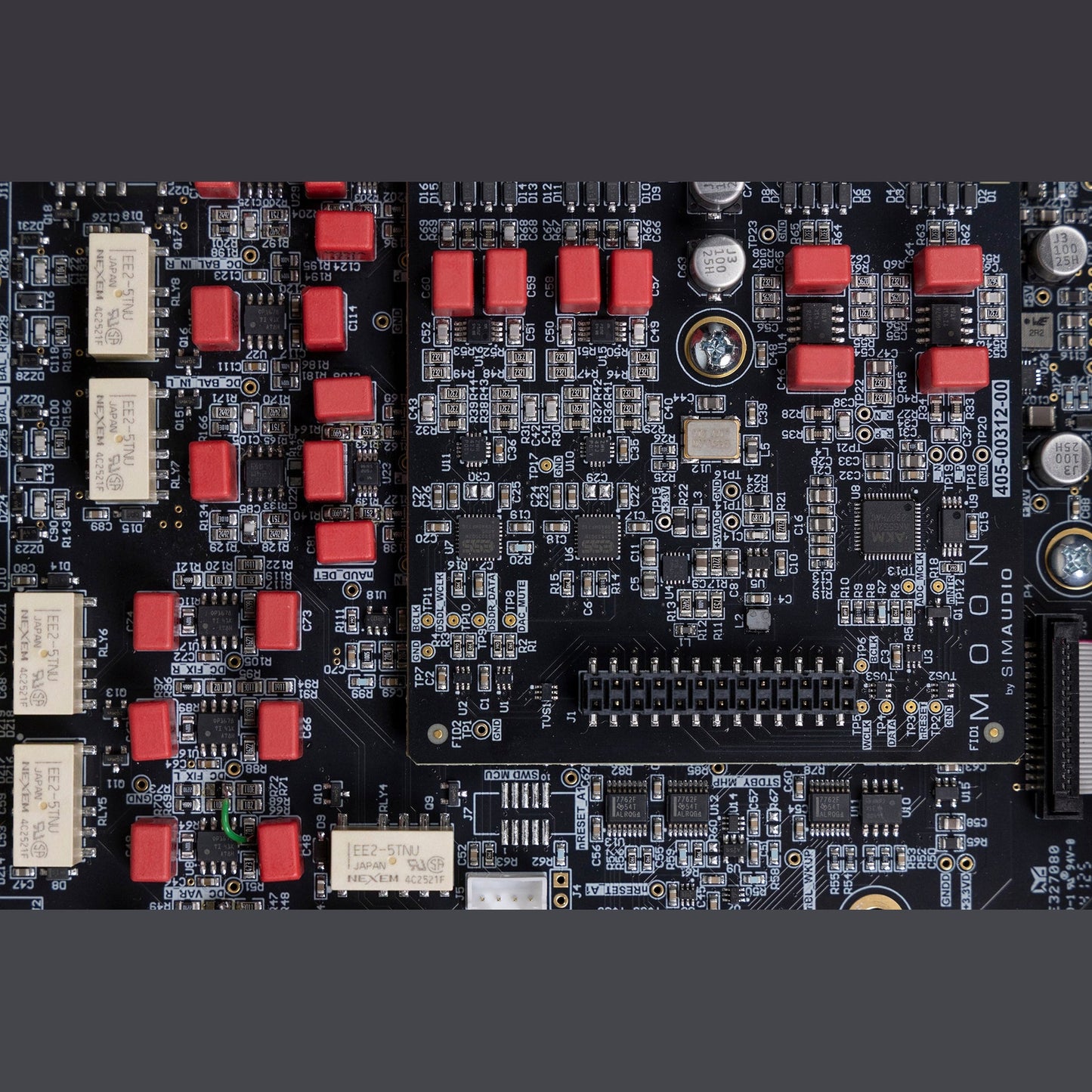 MOON 491 Streaming-Vorverstärker Compass Detailansicht 4 silber DAC-Platine
