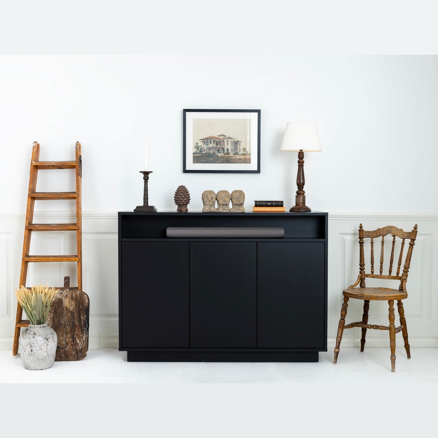 Multibrackets 4707 AV-Cabinet TV-Lift 55 Zoll Schwarz Lifestyle, Lift eingefahren, Soundbar im offenen Fach