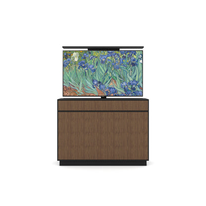 Multibrackets 7487 AV-Cabinet TV-Lift 65 Zoll Walnuss Frontansicht, Fernseher ausgefahren, streng frontal