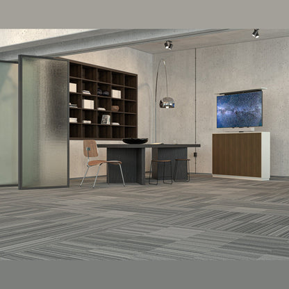 Multibrackets 8040 AV-Cabinet TV-Lift 55 Zoll Slimline White Walnut Lifestyle, Arbeitszimmer an Betonwand