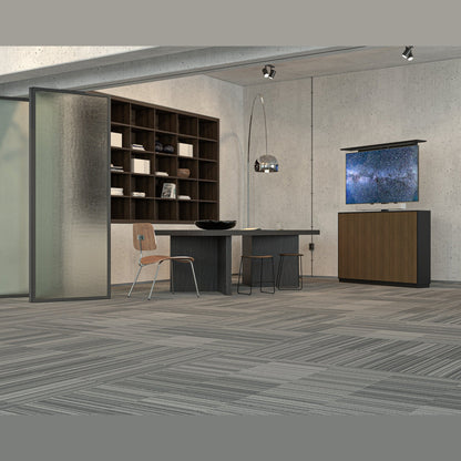 Multibrackets 8057 AV-Cabinet TV-Lift 55 Zoll Slimline Black Walnut Lifestyle, Arbeitszimmer an Betonwand