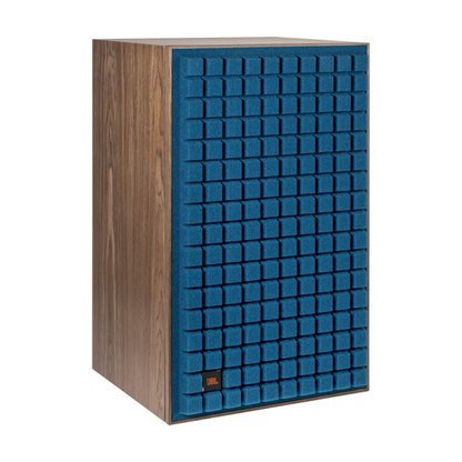NAD C3050 + JBL L82 MKII HiFi-Set, Blue Schrägansicht JBL L82 Classic MkII mit Frontgitter