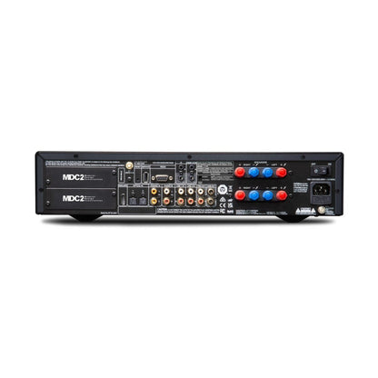 NAD C379 + MDC2 BluOS Streaming-Vollverstärker Anschlussfeld mit MDC2-Steckplätzen und Lautsprecherklemmen