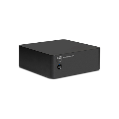 NAD CS1 Netzwerk-Streamer Schrägansicht kompaktes Gehäuse in Schwarz von schräg vorne