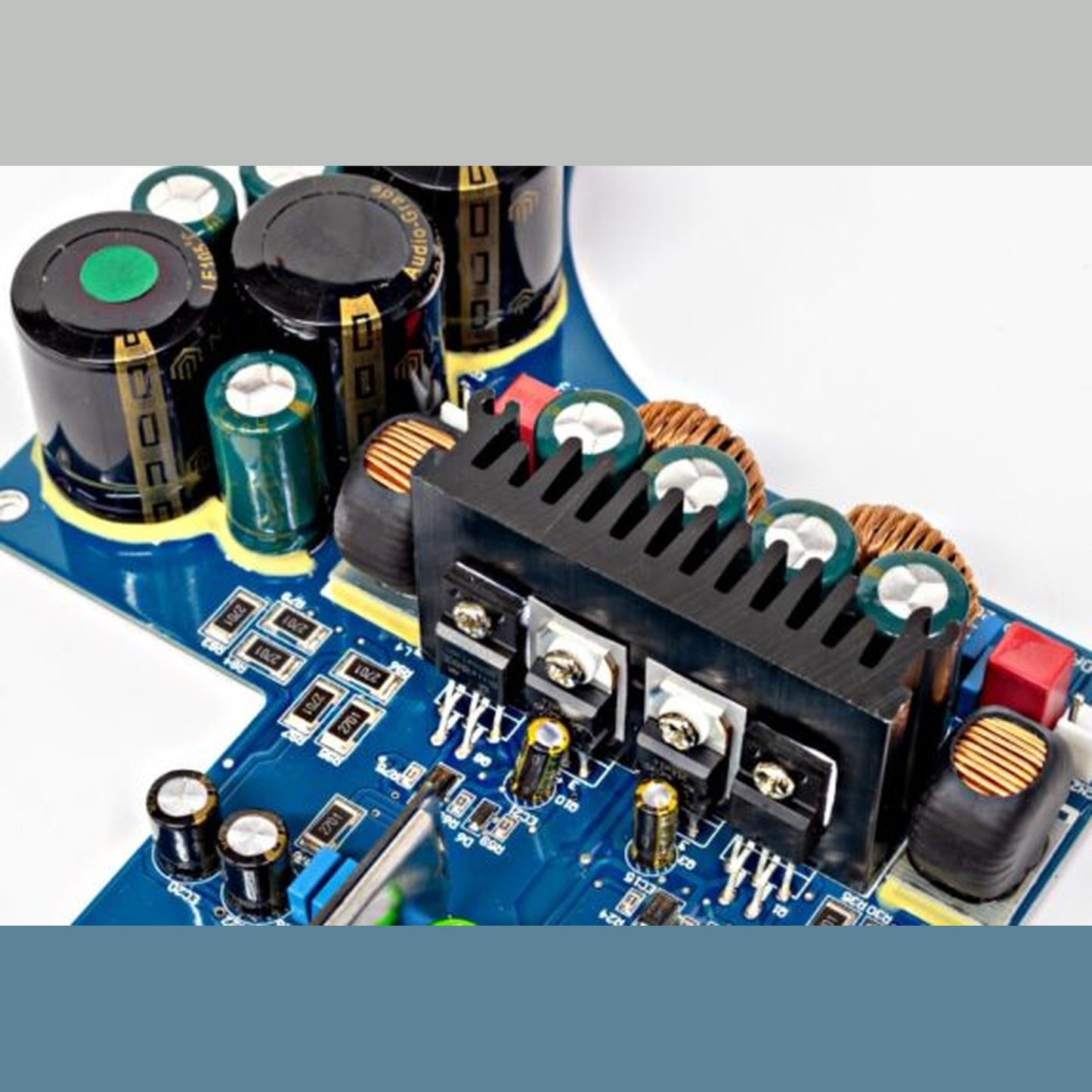 NuPrime IDA-9 Digital-Vollverstärker Detailansicht der MOSFET-Ausgangsstufe