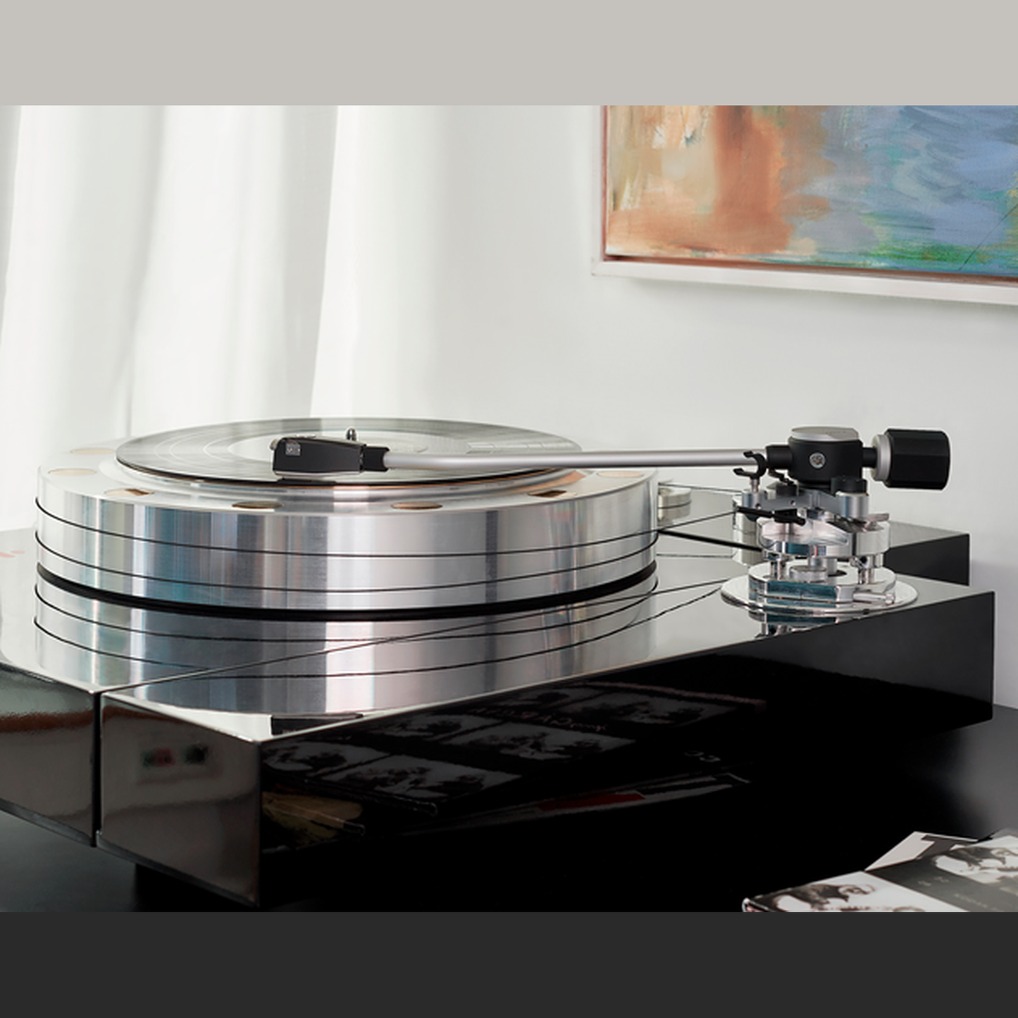 Ortofon AS-309R Tonarm Lifestyle montiert auf Laufwerk mit Plattenteller