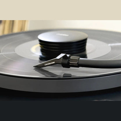 Ortofon Concorde Music Black MM-Tonabnehmer Lifestyle Nahaufnahme auf Pro-Ject Plattenspieler