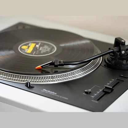Ortofon Concorde Music Bronze MC-Tonabnehmer Lifestyle auf Technics Plattenspieler
