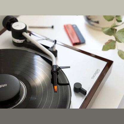 Ortofon Concorde Music Bronze MC-Tonabnehmer Lifestyle auf Thorens Plattenspieler