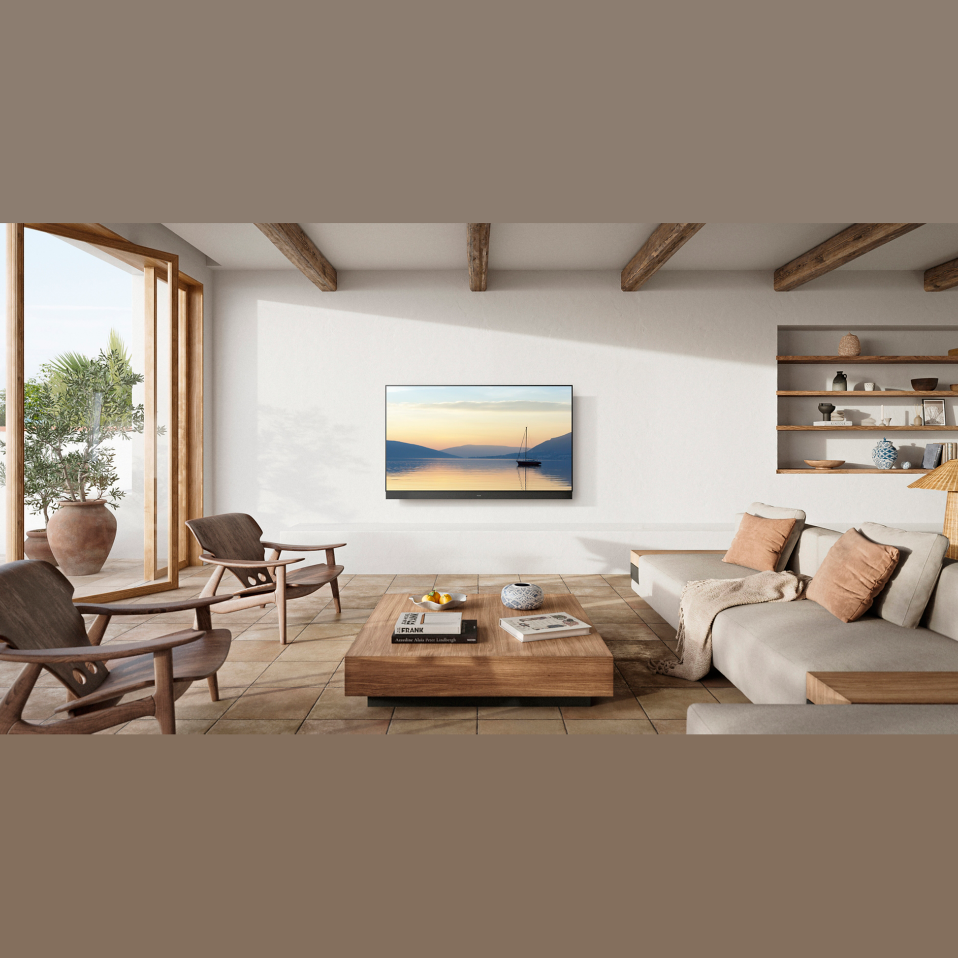 Panasonic TV-65Z90AEK OLED-Fernseher Lifestyle an der Wohnzimmerwand montiert
