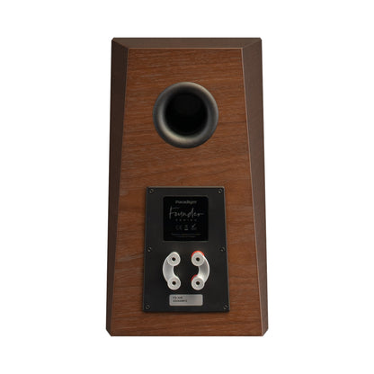 Paradigm Founder 40B Regallautsprecher Rückansicht mit Bi-Wiring-Anschlussfeld ohne Standfuss, Walnut