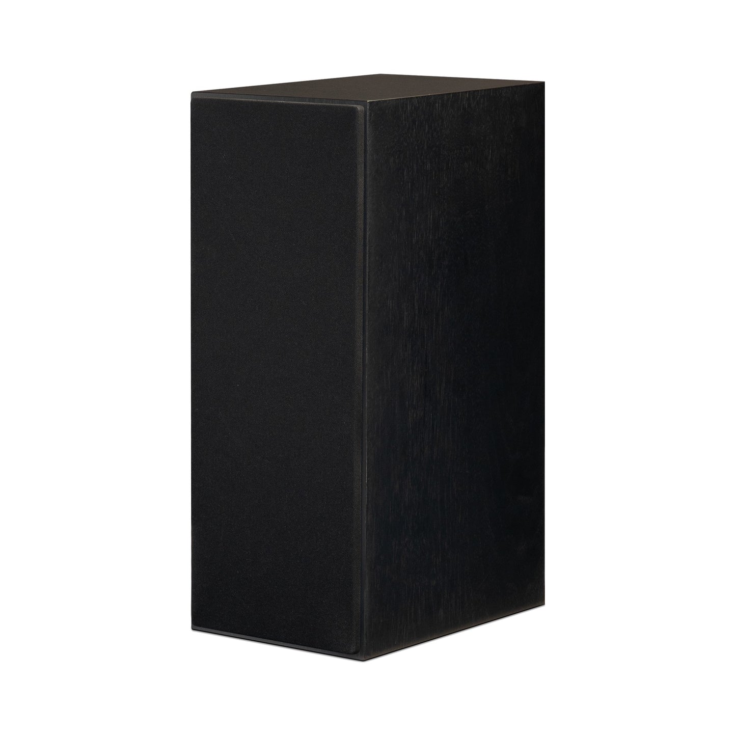 Paradigm Founder 70LCR Lautsprecher Schrägansicht mit montierter Abdeckung aufrecht aufgestellt, Black Walnut