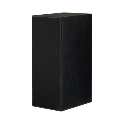 Paradigm Founder 70LCR Lautsprecher Schrägansicht mit montierter Abdeckung aufrecht aufgestellt, Black Walnut