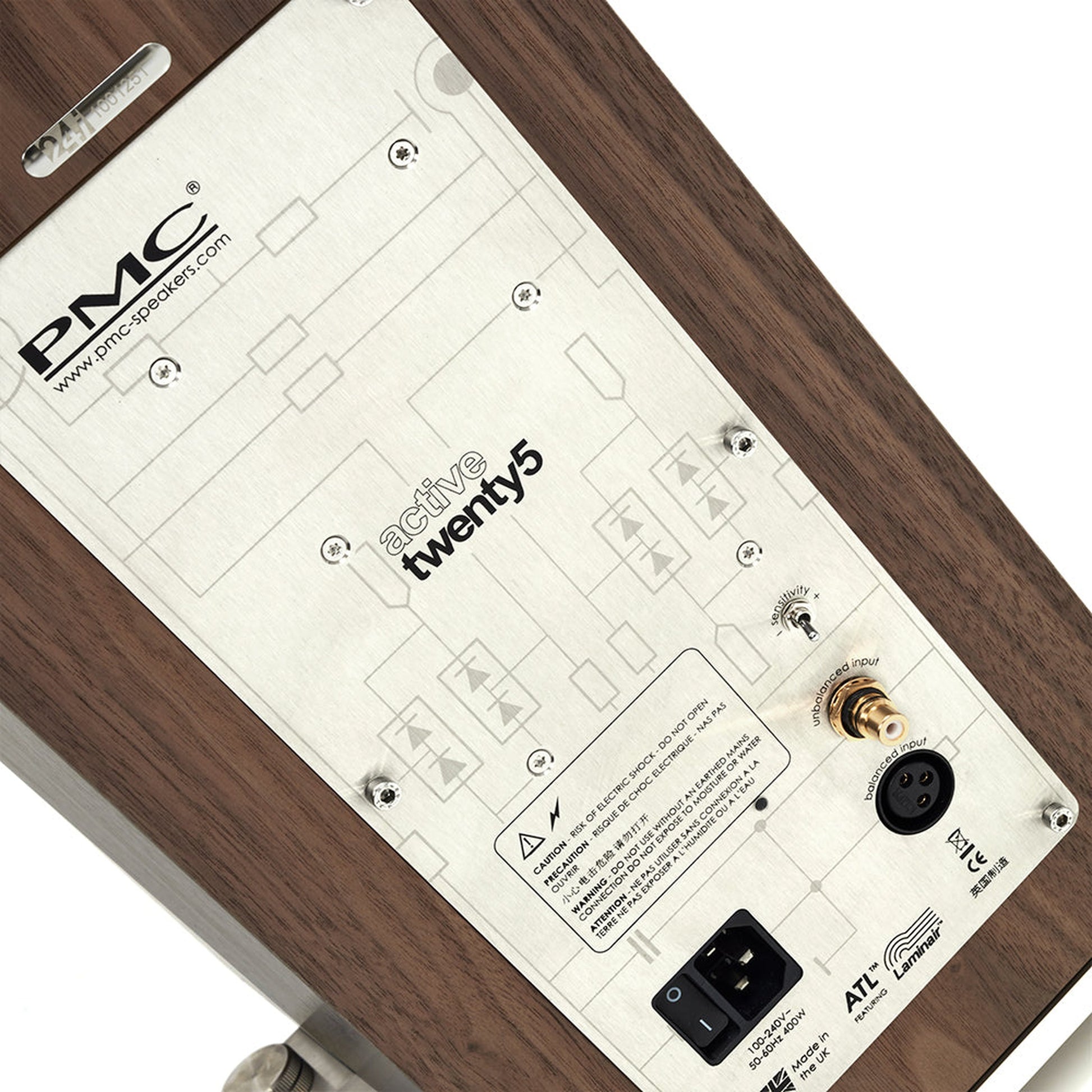 PMC Active Twenty5.24i Standlautsprecher Eiche Anschlussfeld mit XLR- und Cinch-Eingang und Netzschalter