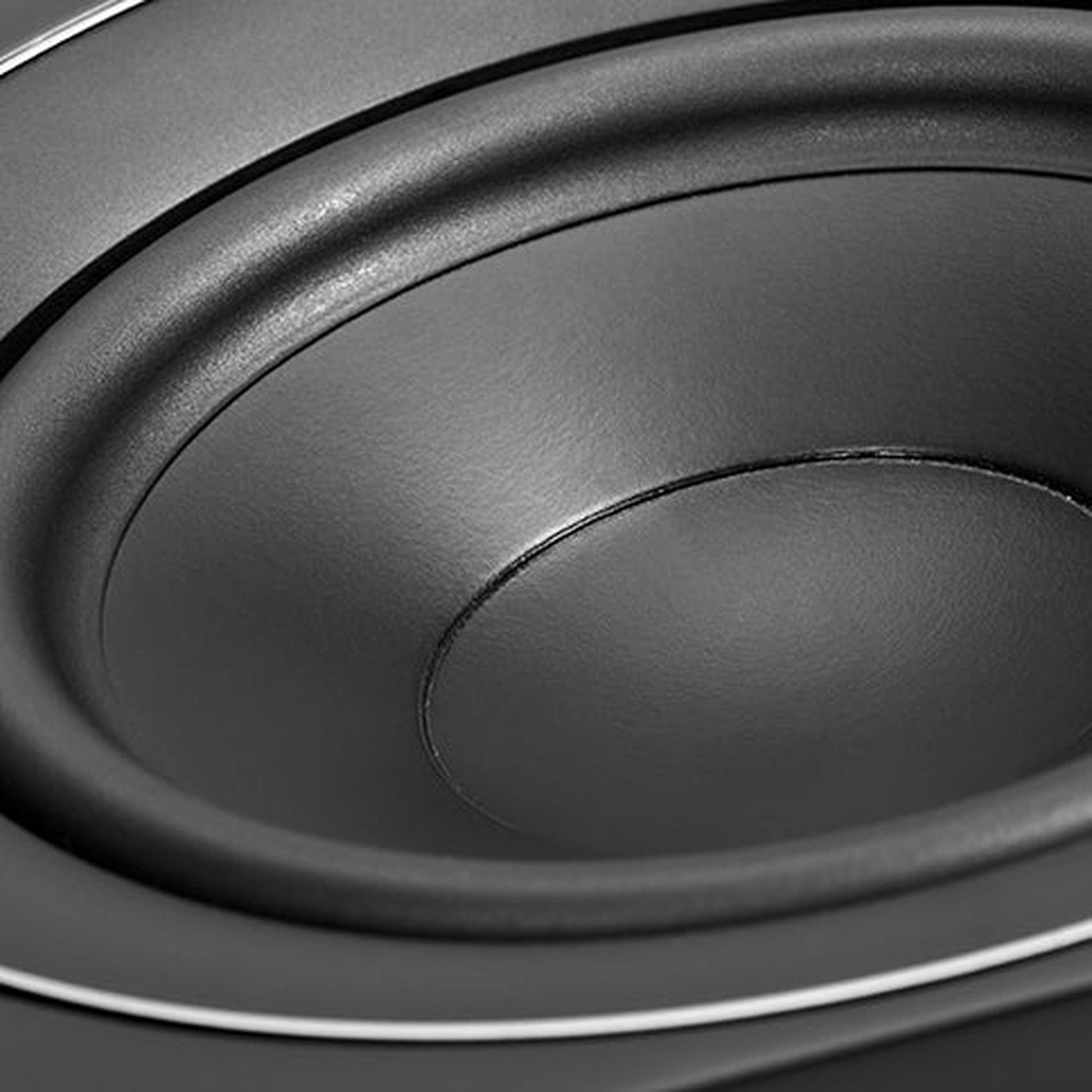 PMC Prodigy5 Standlautsprecher Schwarz Detailansicht Tiefmitteltöner-Membran