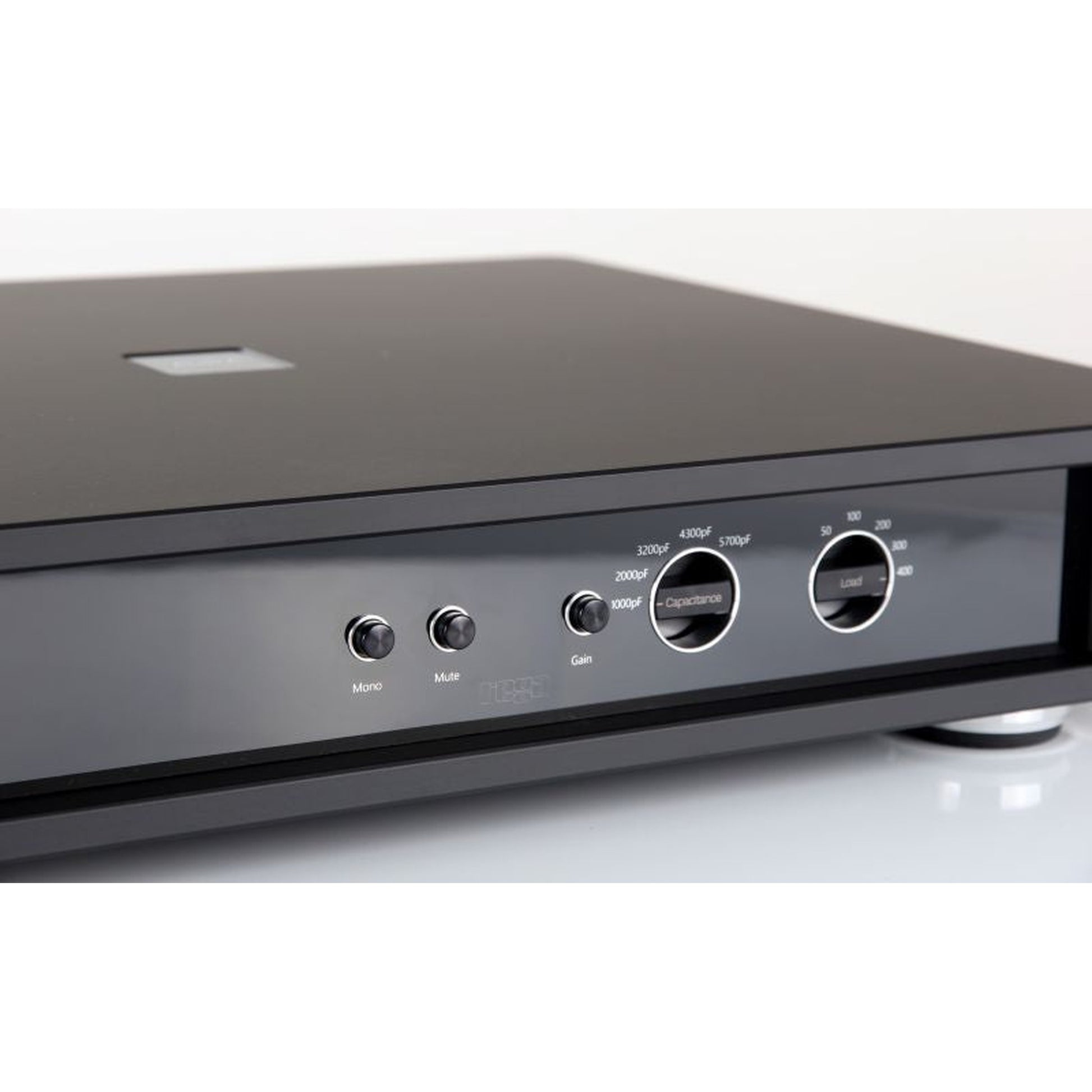 Rega Aura Reference MC Phonostufe Detailansicht Gehäusekante
