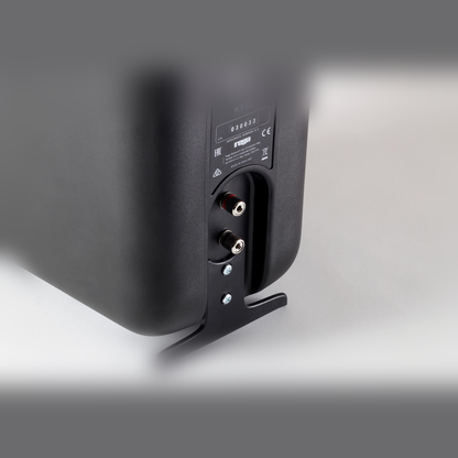 Rega Kyte 2-Wege-Regallautsprecher Schwarz Anschlussfeld mit Terminal und Typenschild
