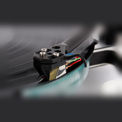 Rega Nd7 MM-Tonabnehmer montiert am Tonarm Kabelanschluss