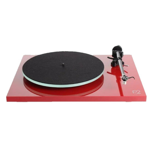 Rega Planar 2 Plattenspieler Rot Seitenansicht mit Filzmatte