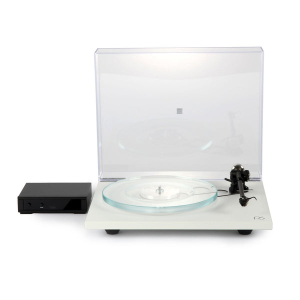 Rega Planar 6 Plattenspieler, Weiss, Frontansicht mit Neo PSU Netzteil