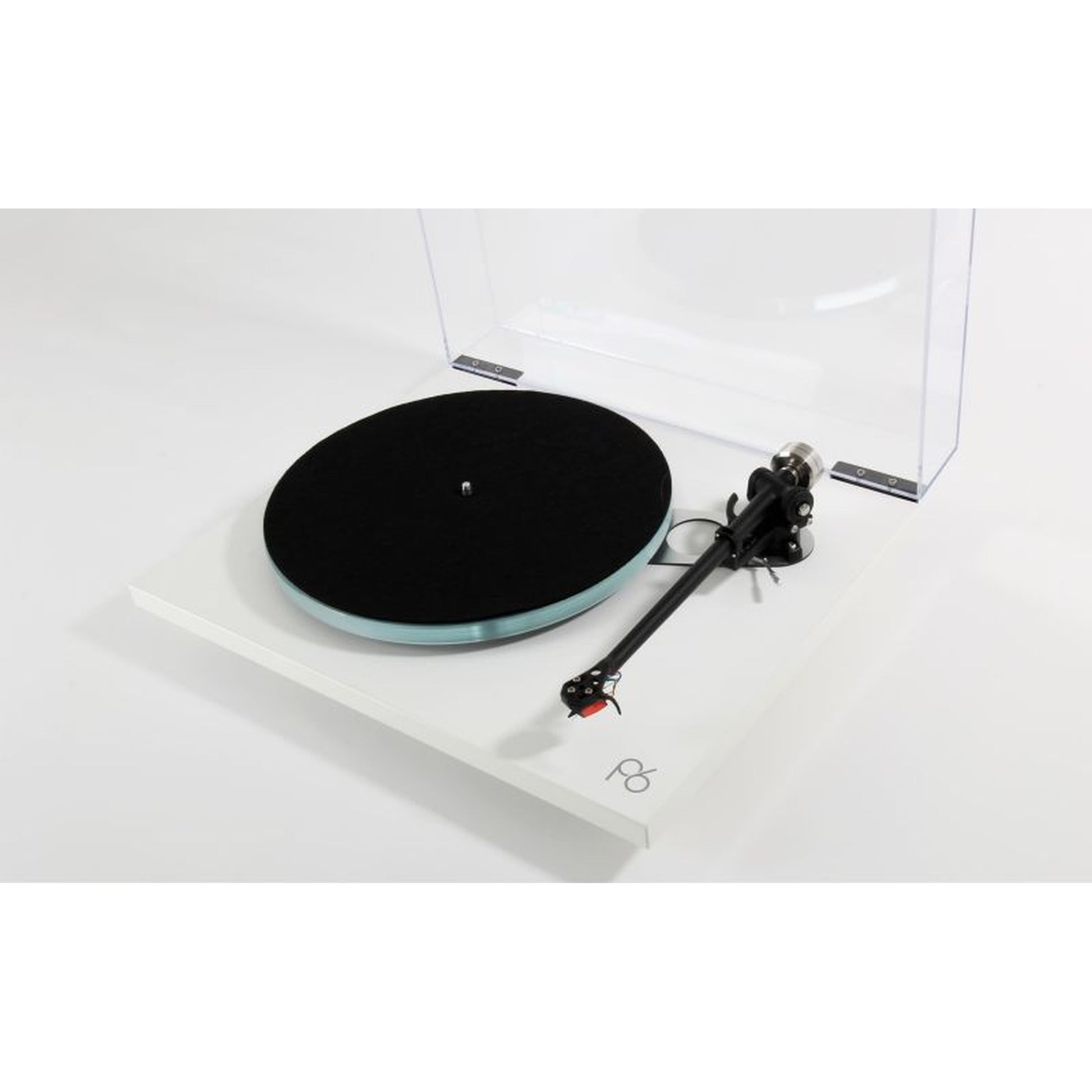Rega Planar 6 Plattenspieler, Weiss, Schrägansicht mit RB330 Tonarm