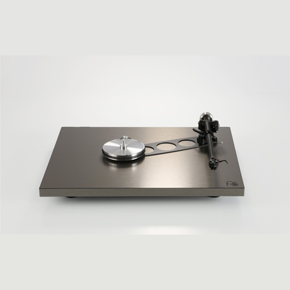 Rega Planar 6 RS Plattenspieler, Draufsicht auf Glasteller und Tonarm