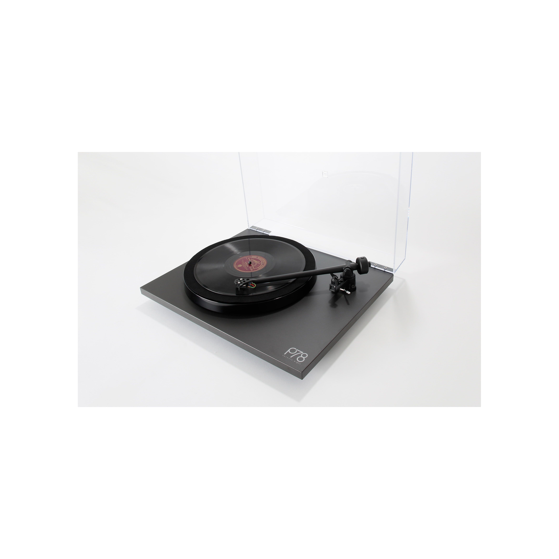 Rega Planar 78 Plattenspieler Schwarz Schrägansicht mit aufgelegter 78er Schellackplatte