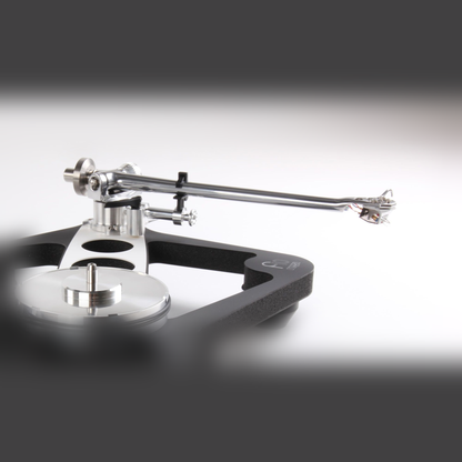 Rega RB3000 Tonarm Lifestyle, montiert auf Rega P10 Plattenspieler