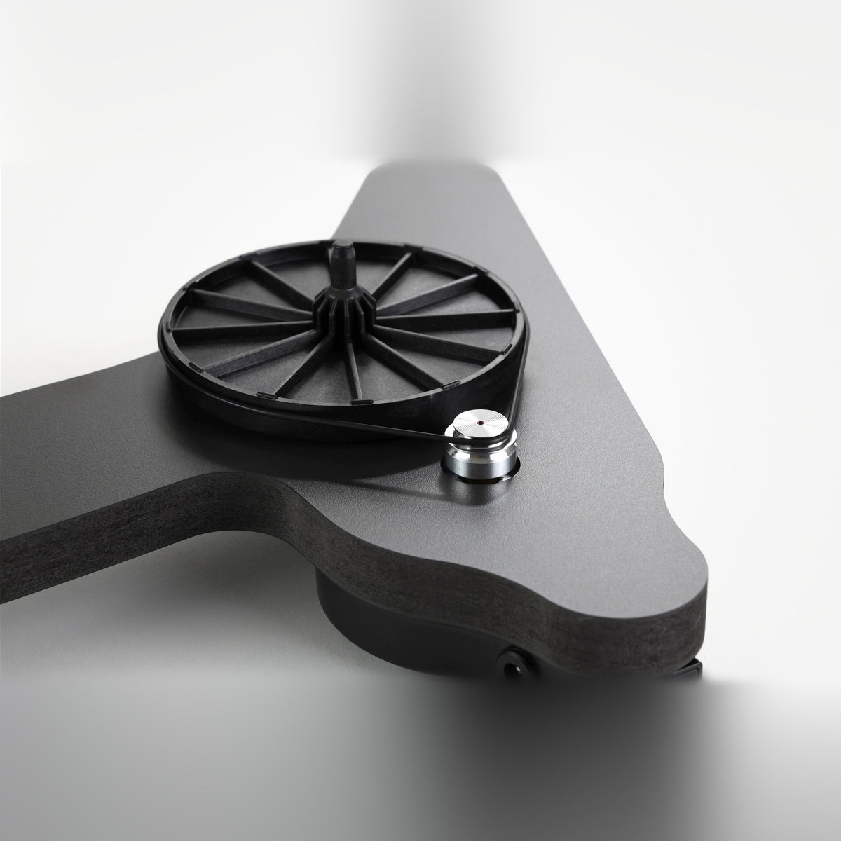 Rega Replay Plattenspieler mit Carbon-Tonabnehmer, Detailansicht