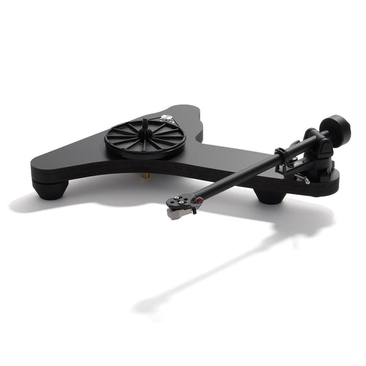 Rega Replay Plattenspieler mit Carbon-Tonabnehmer, Schrägansicht
