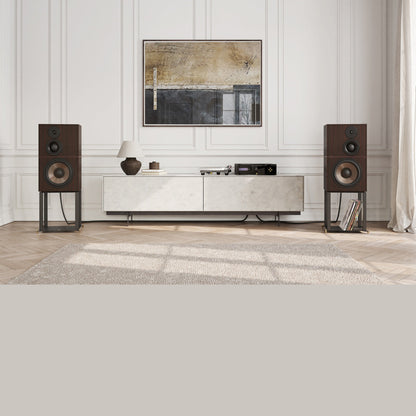 Revival Audio Atalante 5 Regallautsprecher Ebony Lifestyle im Wohnraum