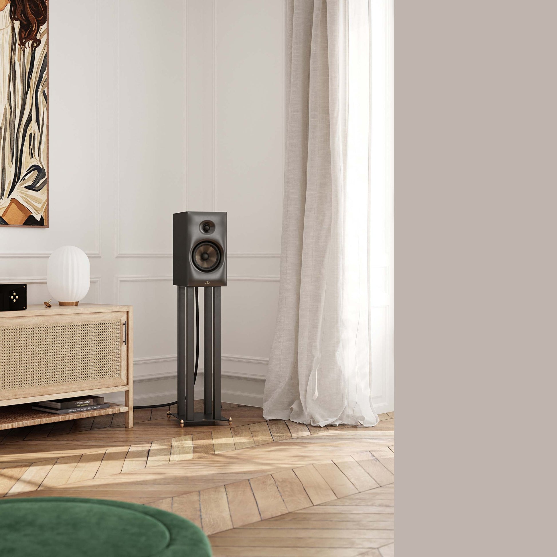 Revival Audio Sprint 3 Regallautsprecher Lifestyle Wohnraumecke mit Vorhang