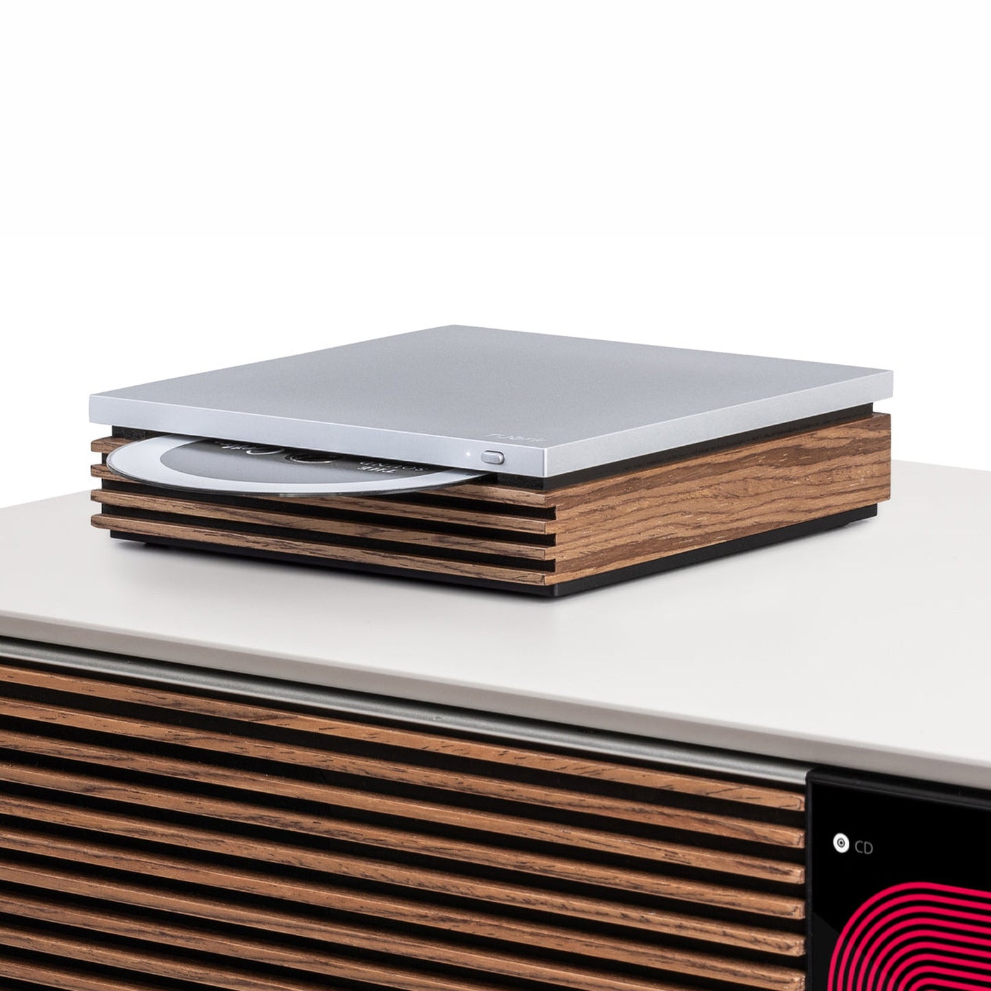 Ruark R-CD100 USB-CD-Player Nussbaum/Aluminium Lifestyle auf dem R410
