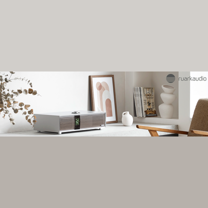 Ruark R410 All-in-One-Musiksystem Hellgrau Lifestyle Banner im Wohnraum